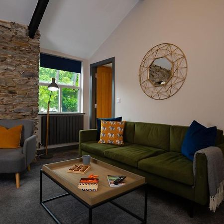 Spacious - Contemporary 2Br Apartment - Central Ambleside - Parking 外观 照片