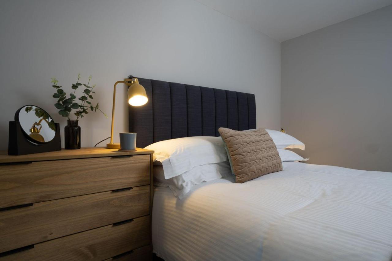 Spacious - Contemporary 2Br Apartment - Central Ambleside - Parking 外观 照片