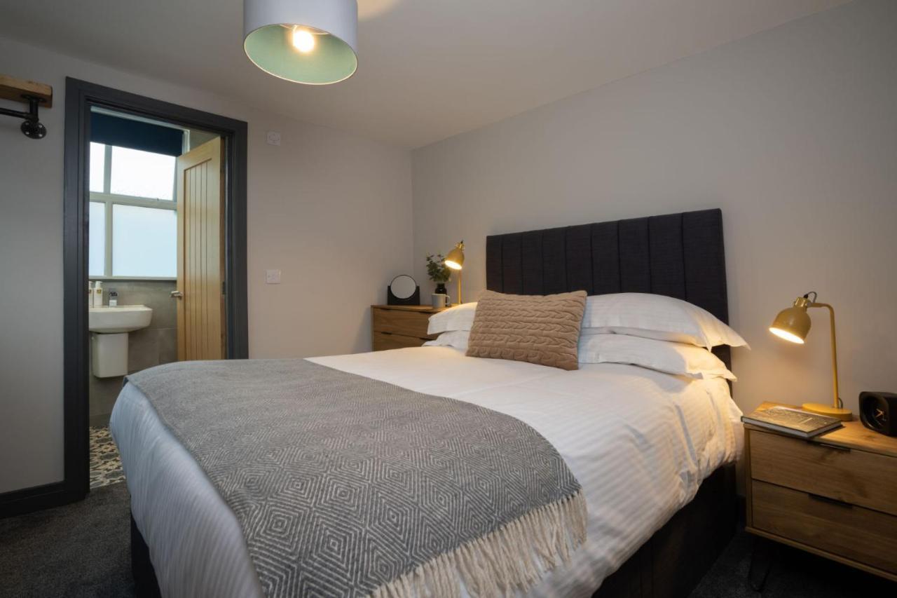 Spacious - Contemporary 2Br Apartment - Central Ambleside - Parking 外观 照片