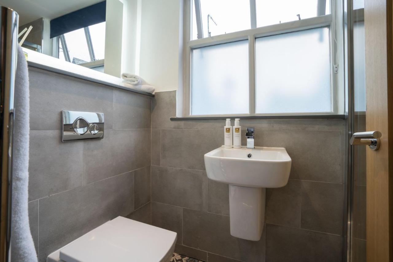 Spacious - Contemporary 2Br Apartment - Central Ambleside - Parking 外观 照片