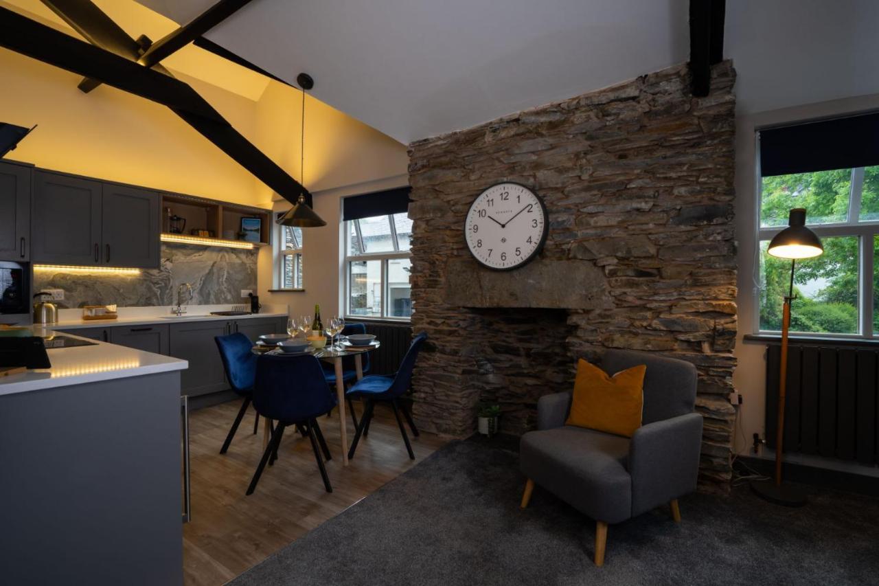 Spacious - Contemporary 2Br Apartment - Central Ambleside - Parking 外观 照片