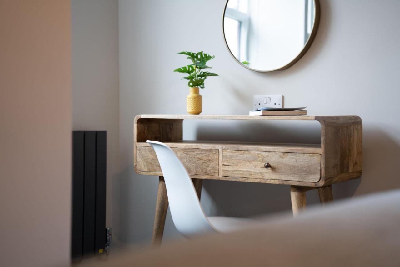 Spacious - Contemporary 2Br Apartment - Central Ambleside - Parking 外观 照片