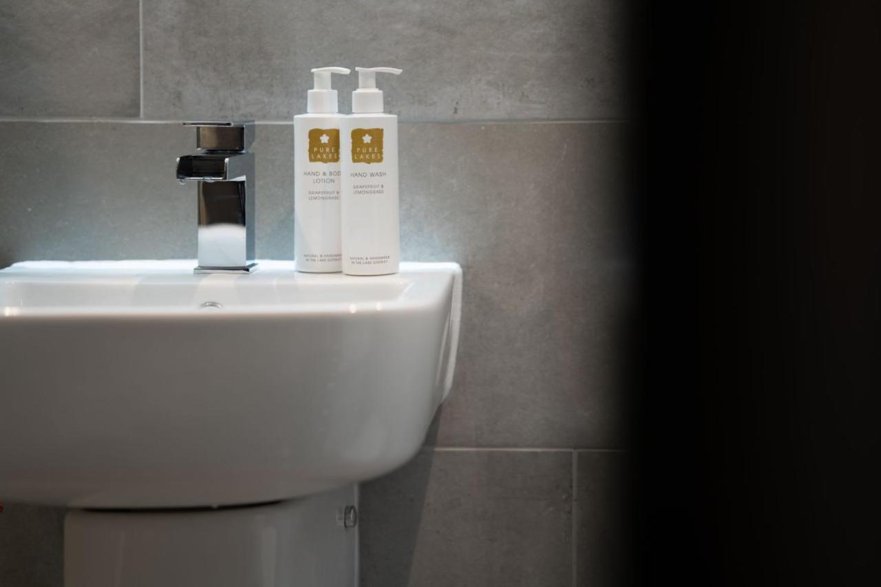 Spacious - Contemporary 2Br Apartment - Central Ambleside - Parking 外观 照片